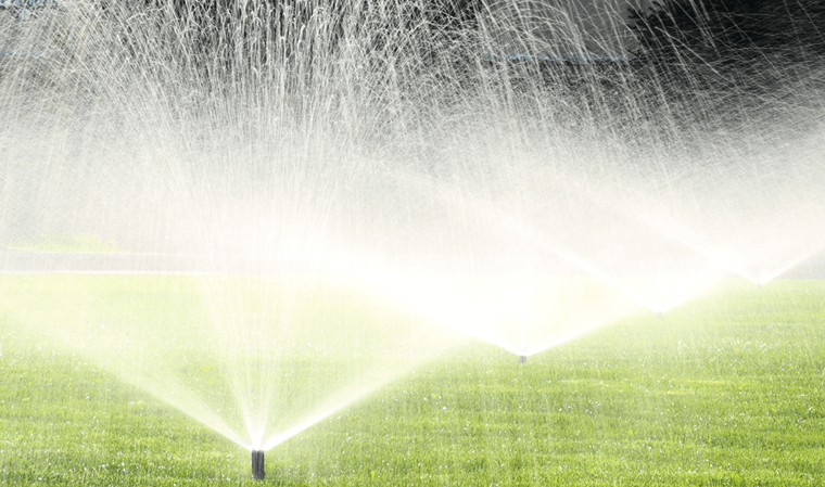 Large irrigation sprinkler system